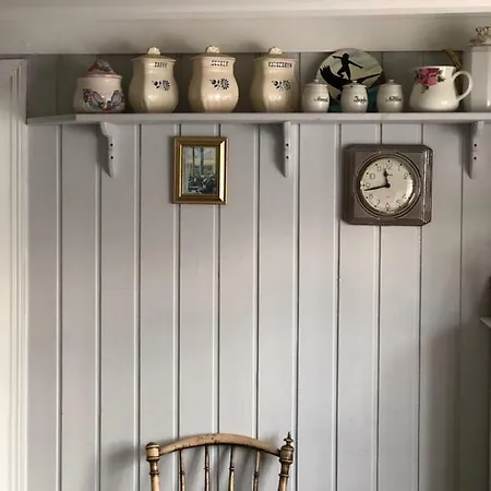 Charming Cabin By The Sea Holiday home Leknes